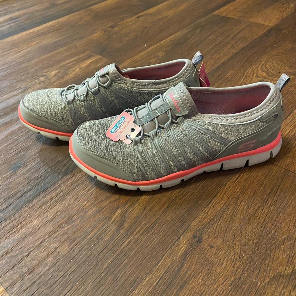Women’s Sketchers Flex with Air-Cooled Memory Foam Size 8.5